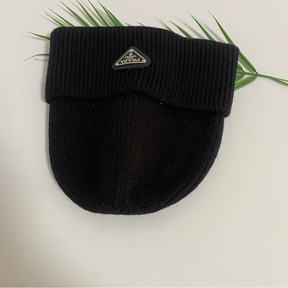 Black Ribbed Beanie - Picture 4 of 5